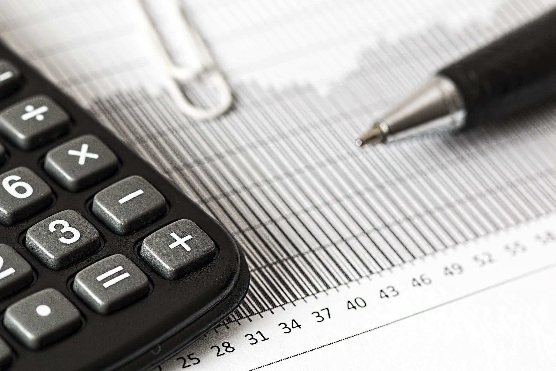 calculator for calculating asset finance deal